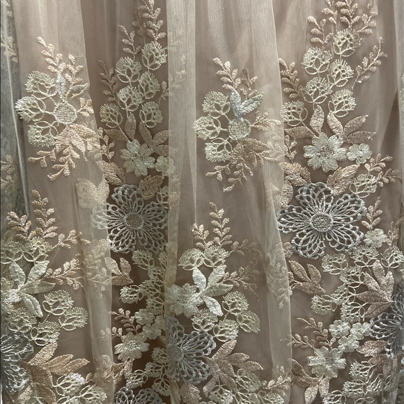 Julia Jordan Formal dress - Picture 9 of 17